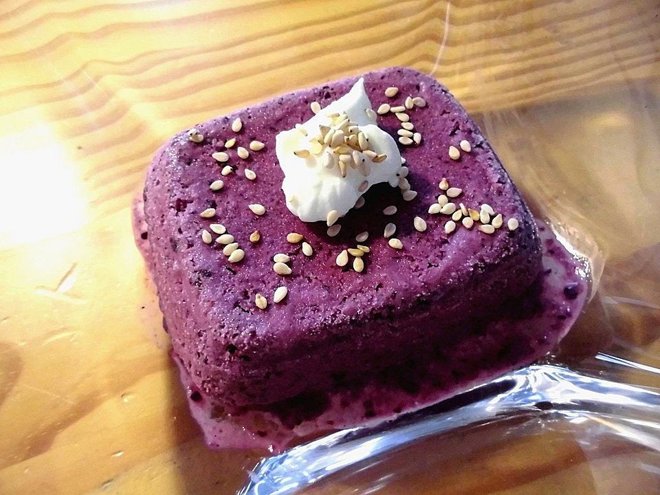 Fruchtiges Beeren-Joghurt-Eis mit Holunderblütensirup von AnBeLi| Chefkoch