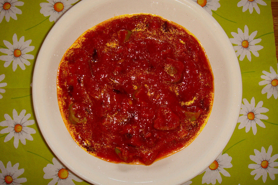 Tomatensauce mit Oliven und Kapern