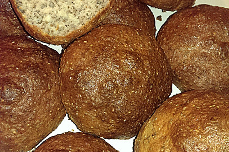 Chia-Floh-Eiweiß-Brötchen