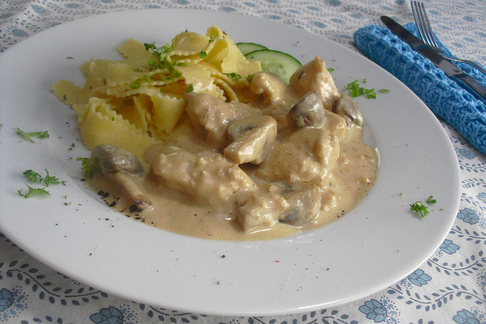 Putengulasch mit Senfsauce