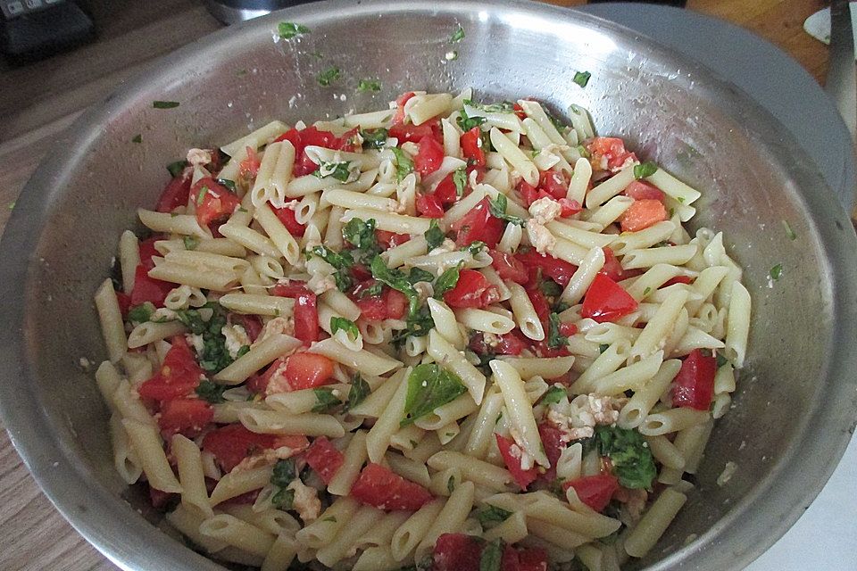 Duftende Tomaten-Mozzarella-Nudeln Duftende Tomaten-Mozzarella-Nudeln