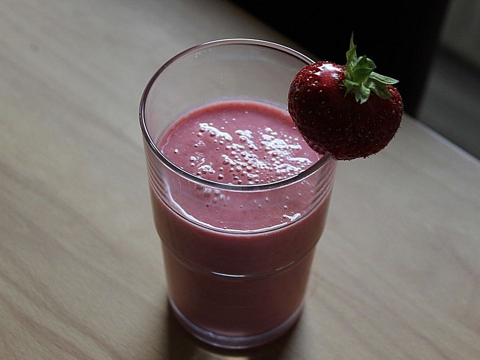 Erdbeer-Limetten-Joghurt-Shake mit Buttermilch von patty89| Chefkoch