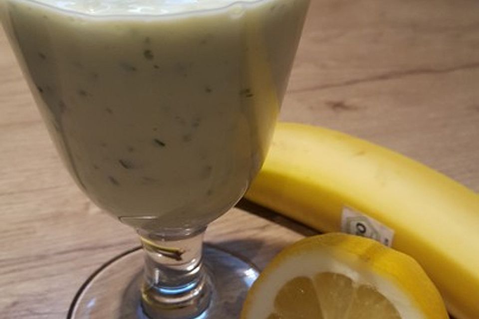 Avocado-Banane-Buttermilch-Smoothie