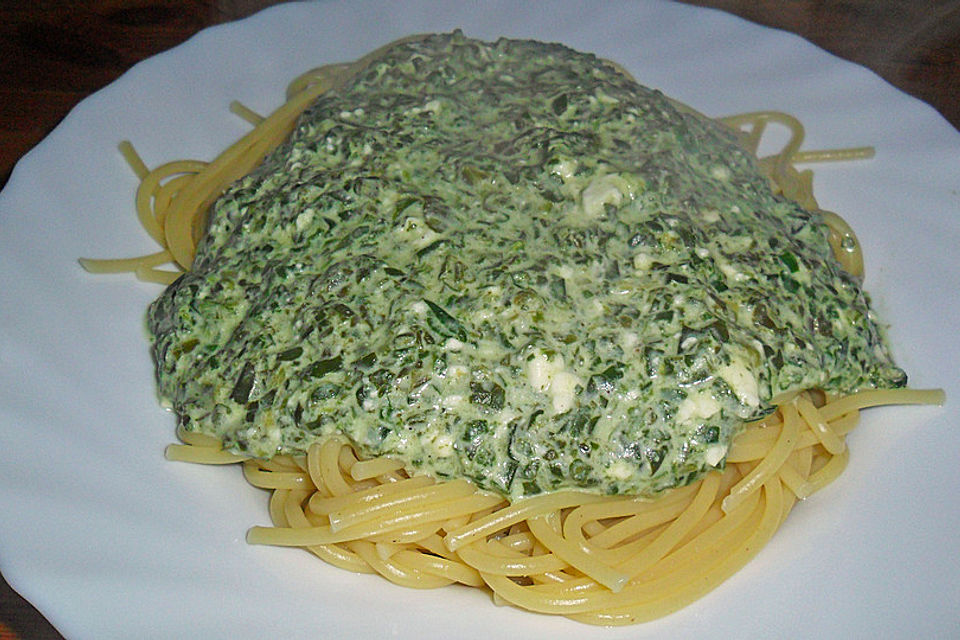 Nudeln in Spinat - Feta Sauce