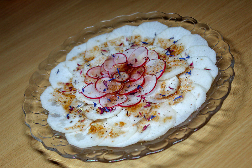 Radieschen-Mairübchen-Salat