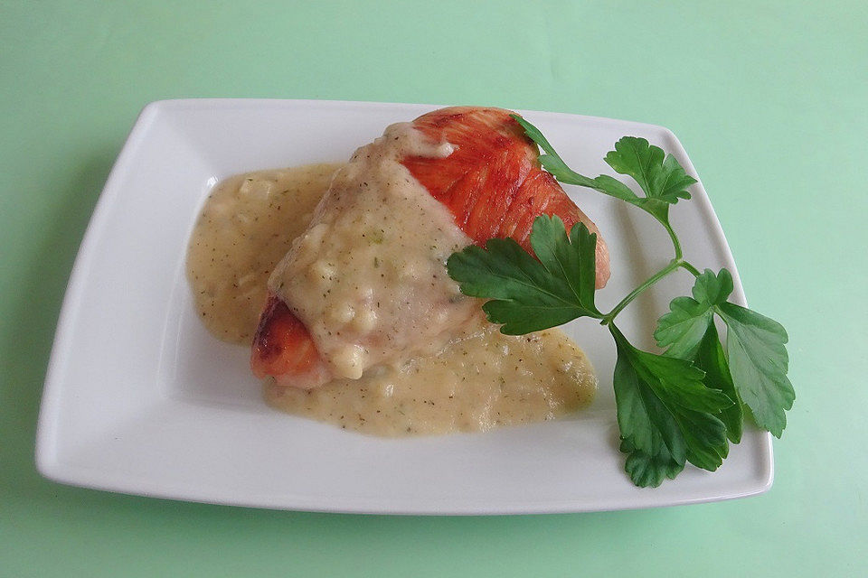 Hähnchenbrustfilet in Weißweinsauce mit Salbei