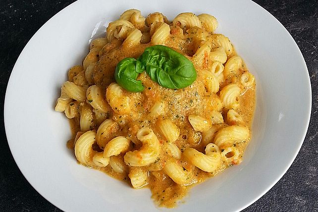 Pasta mit Zucchini-Paprika-Soße von Kümii| Chefkoch