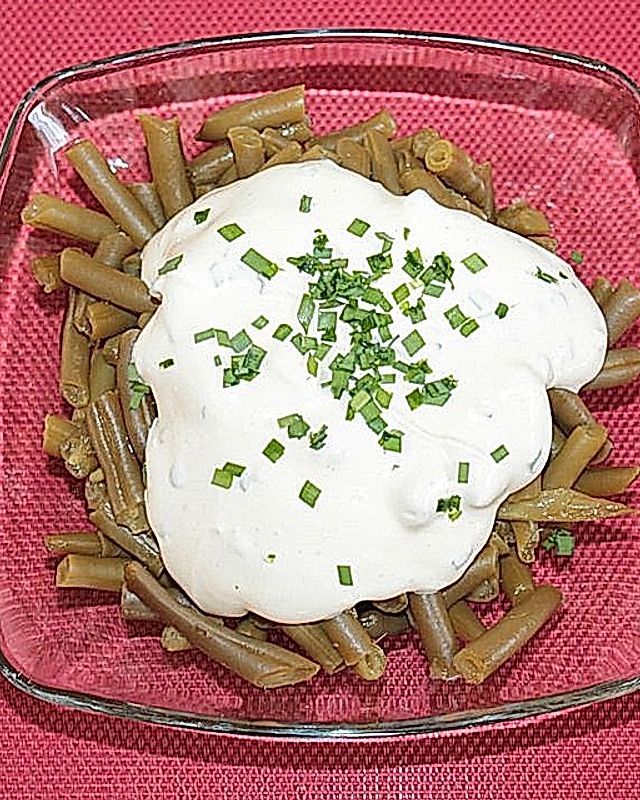Bohnensalat mit Sauerrahm-Senf-Sauce