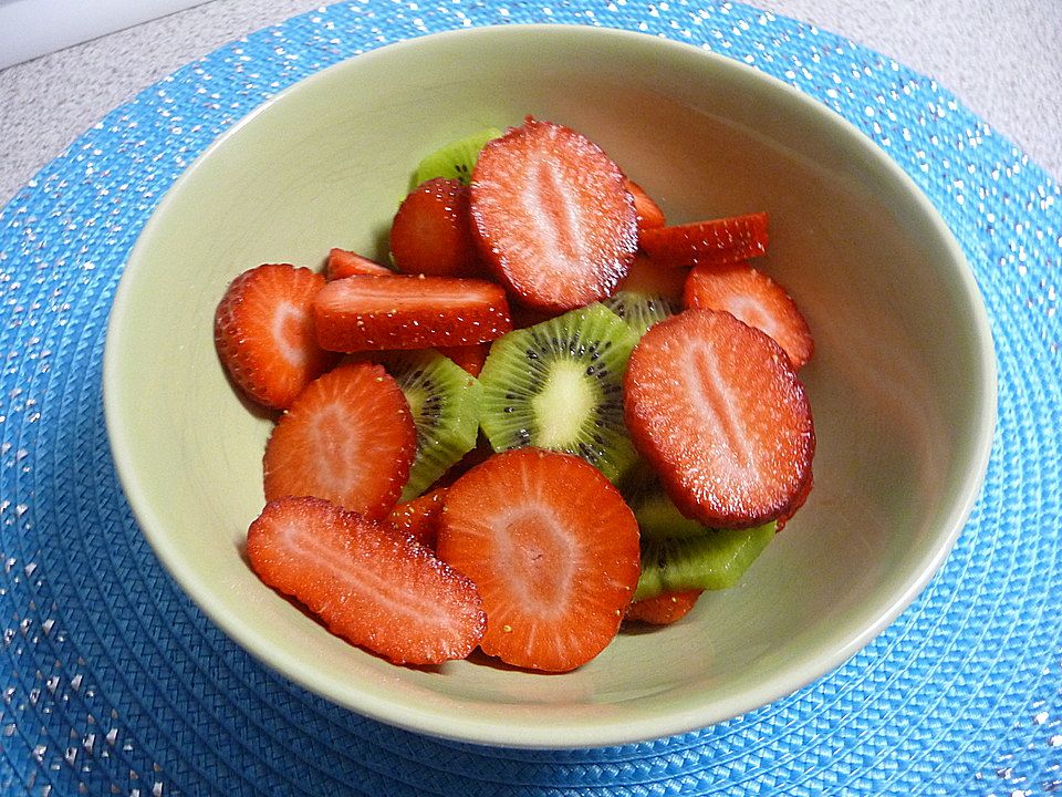 Erdbeer-Kiwi-Salat mit Limettesaft von patty89| Chefkoch