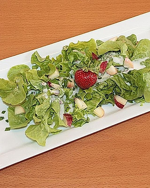 Eichblattsalat mit Weinbergpfirsichen
