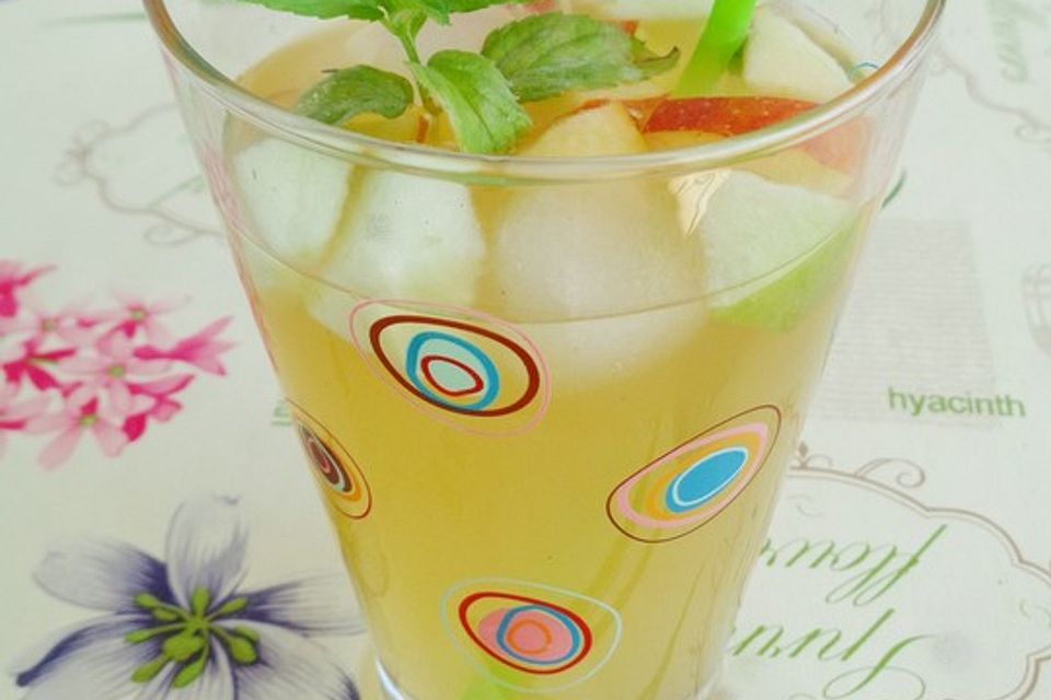 Apfellimonade mit Minze Apfellimonade mit Minze