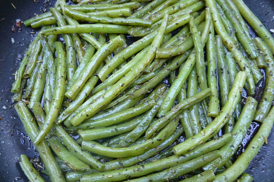 Grüne Bohnen mit Kräutern der Provence Grüne Bohnen mit Kräutern der Provence