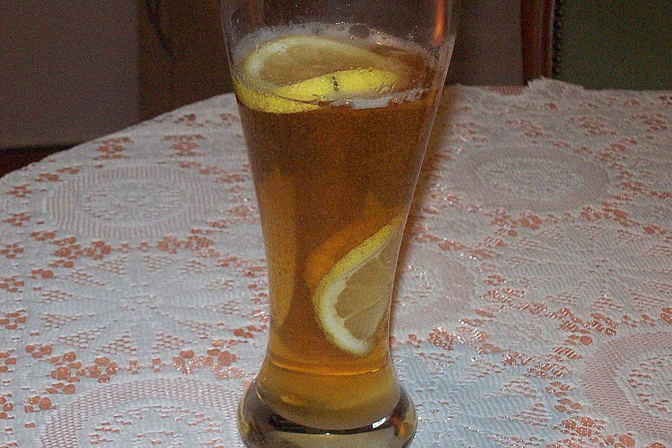 Bierbowle mit Zitronen Bierbowle mit Zitronen