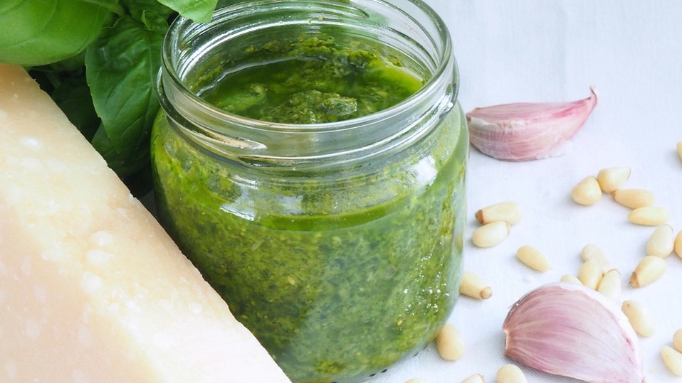 Basilikum-Petersilien-Pesto von MultikochDE Basilikum-Petersilien-Pesto von MultikochDE