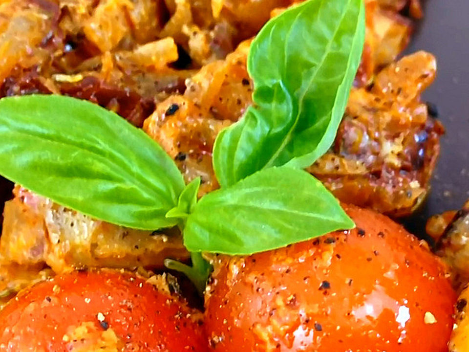 Low Carb: Kräuter-Tomatenpfanne mit saftigem Geflügelfleisch von ...