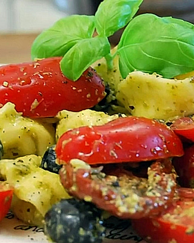 Tortellini-Pesto-Salat