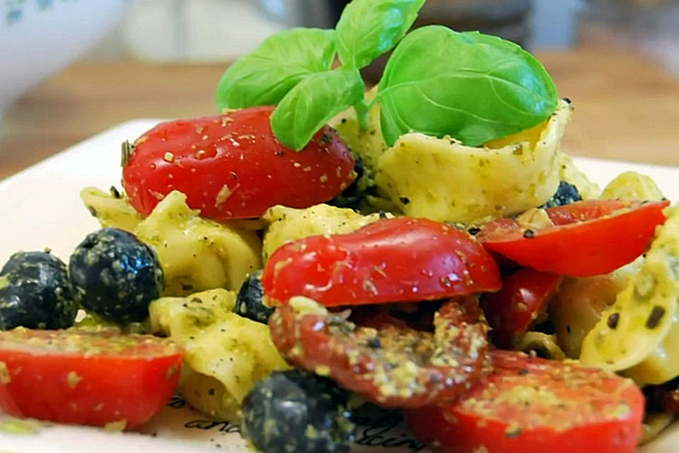 Tortellini-Pesto-Salat