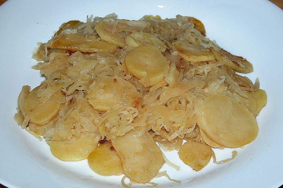 Kartoffel-Sauerkraut-Pfanne