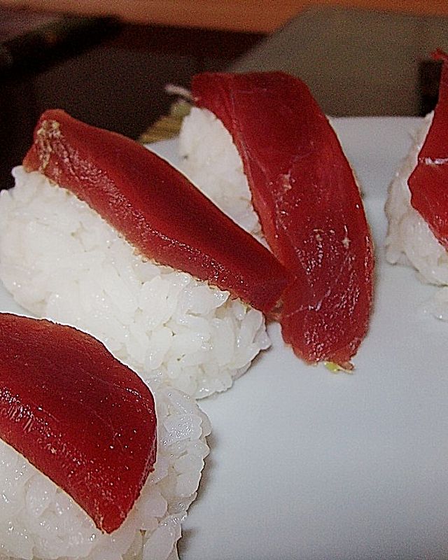 Nigiri - Sushi mit Thunfisch
