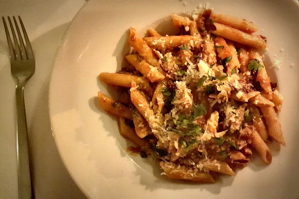 Pasta mit Radicchio und Prosciutto