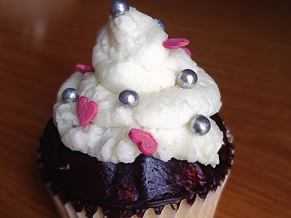 Vanille-Cupcakes mit Ganache &amp; Limetten-Frosting von Sassmizzle| Chefkoch