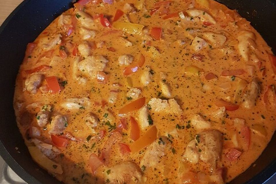 Paprika-Sahnehähnchen mit Speck