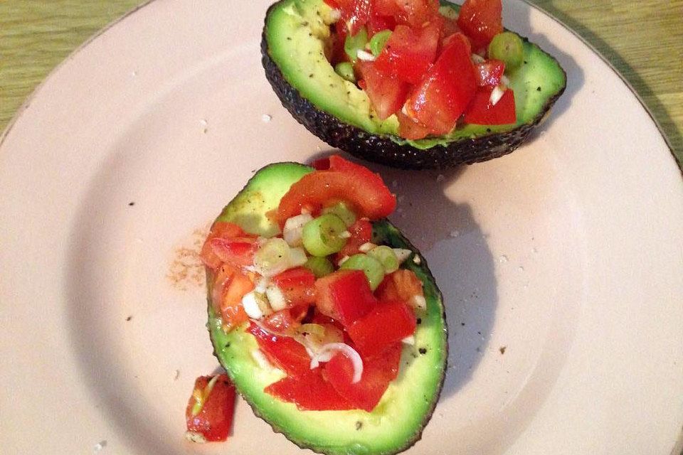 Gefüllte Avocado Low Carb