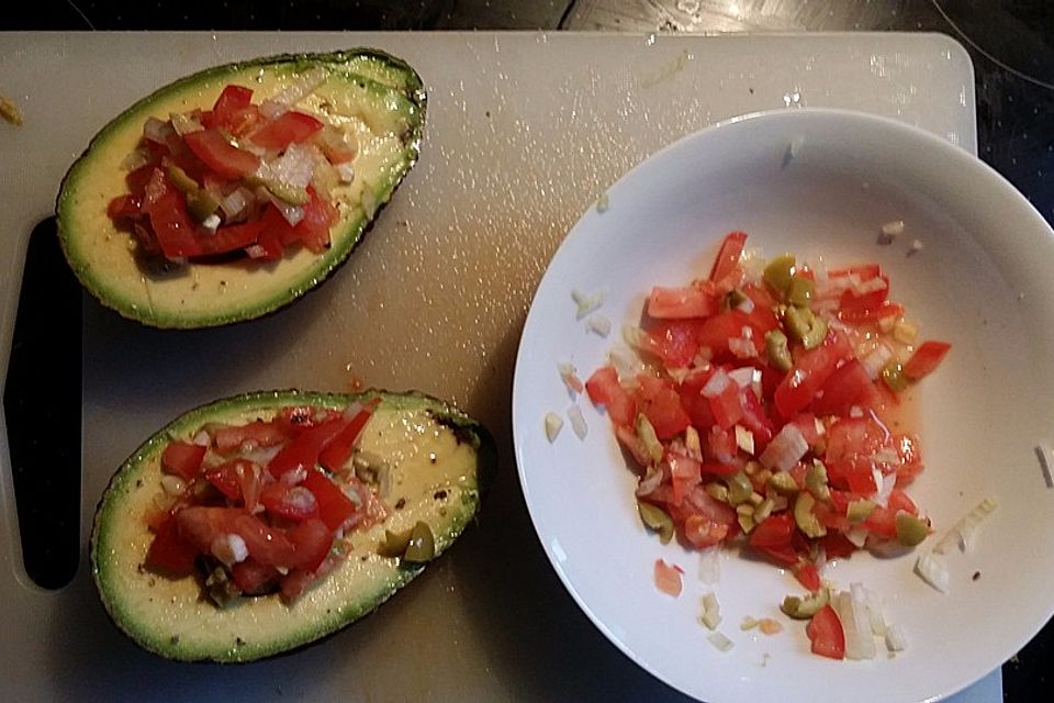 Gefüllte Avocado Low Carb