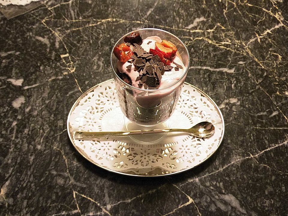 Kirschcreme mit Maraschinobiskuit von Schleckerbär| Chefkoch