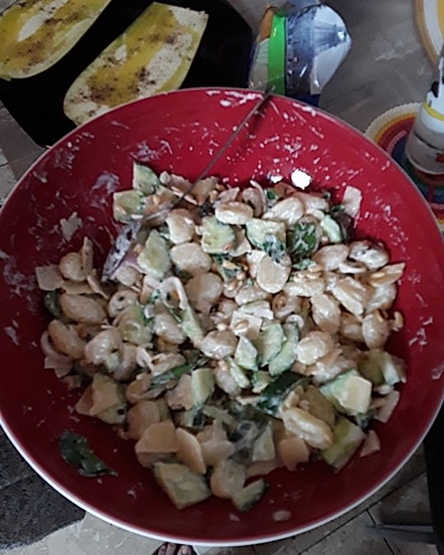Gnocchi-Salat mit frischen Kräutern