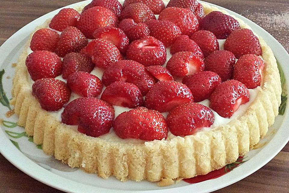 Obstkuchen mit Erdbeeren