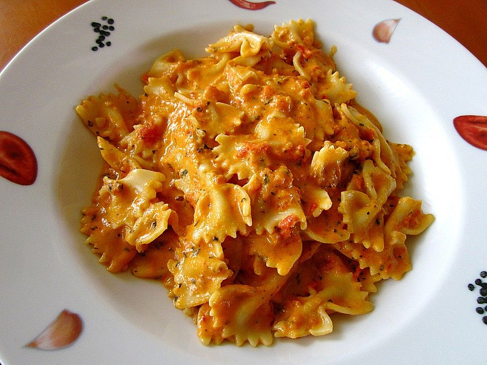 Nudeln mit Tomaten-Sahne-Soße von Jasmin-Petra-Wenzel| Chefkoch