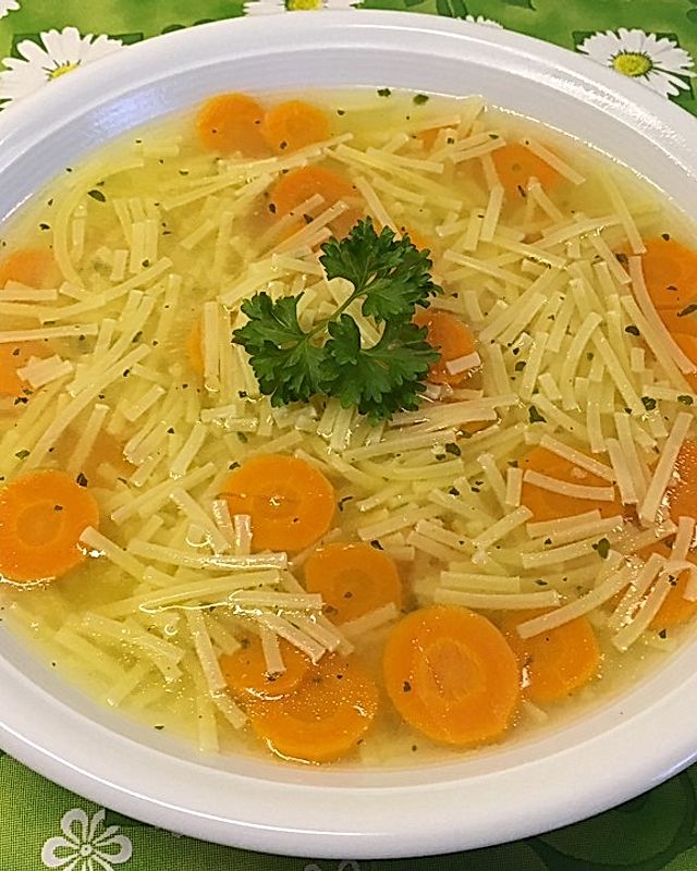 Nudel-Karotten-Suppe