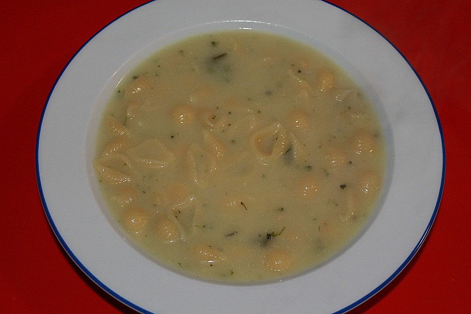 Brokkoli-Mandel-Suppe