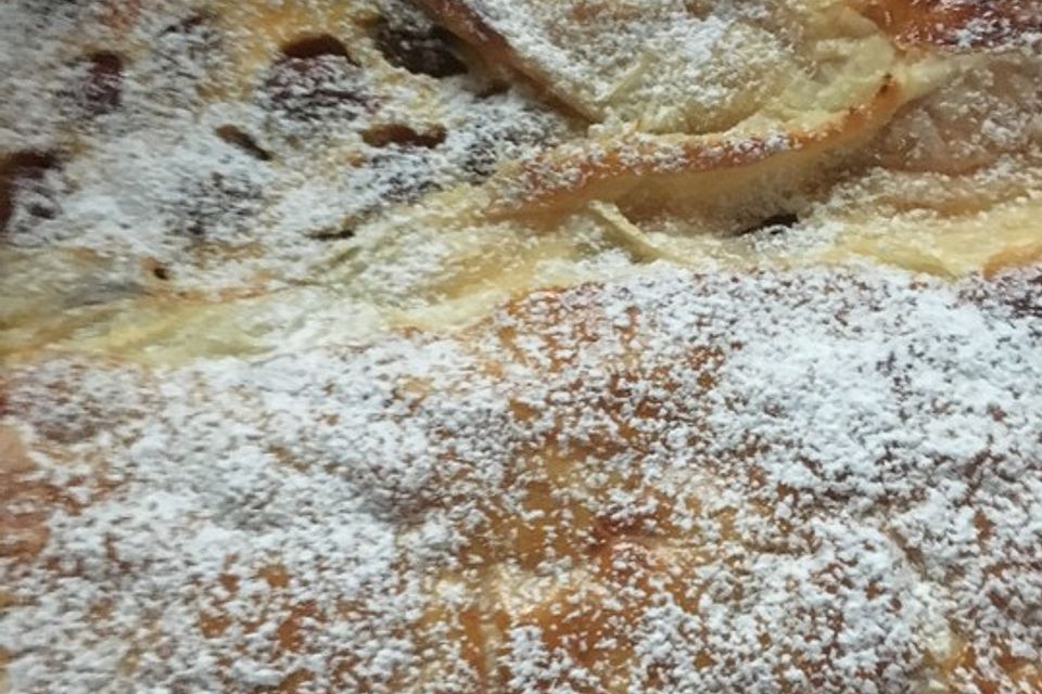 Topfen-Kirschstrudel