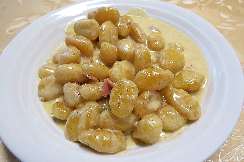 Gnocchi mit Gorgonzola-Sahnesoße