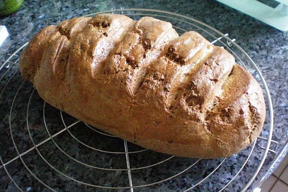 Dinkel-Roggenbrot mit Kümmelschnaps