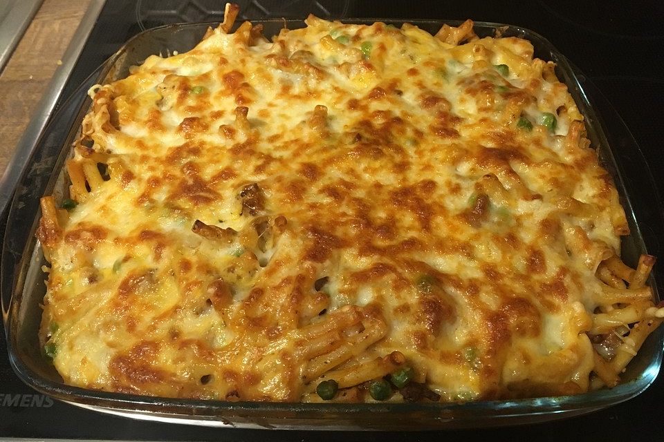 Tortiglioni-Gratin mit Hackfleisch, Erbsen und Mozzarella