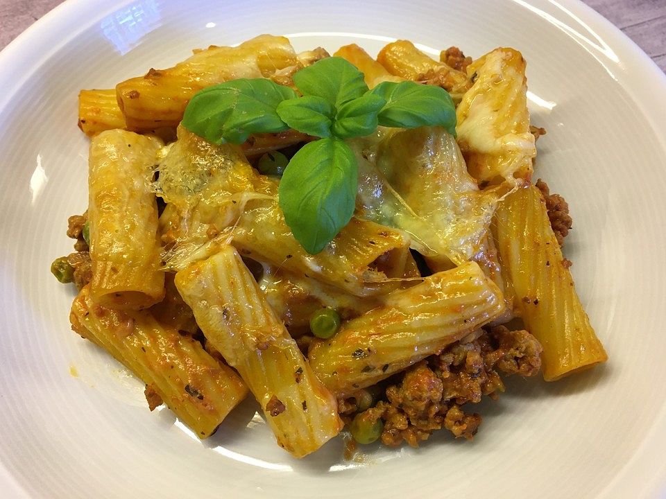Tortiglioni-Gratin mit Hackfleisch, Erbsen und Mozzarella von chey2000 ...