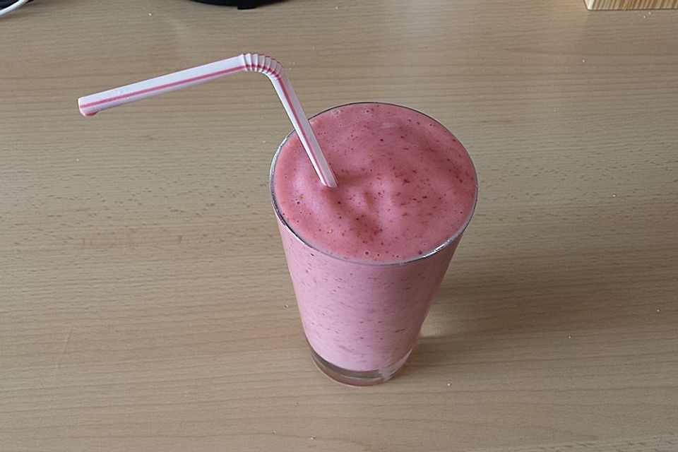 Erdbeersmoothie mit Vanilleeis