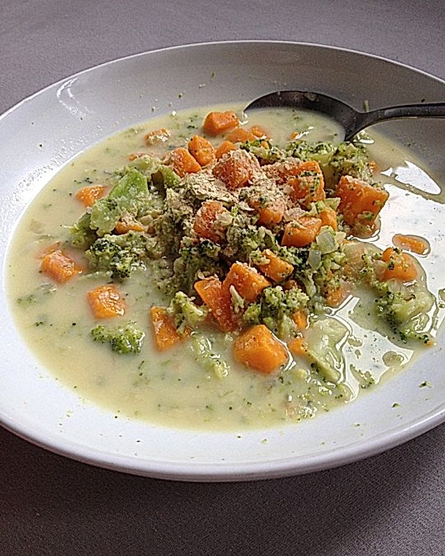 Brokkoli-Süßkartoffel-Suppe