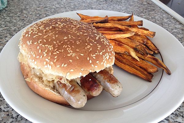 Sauerkraut-Burger mit Nürnberger Rostbratwürstchen von coopercookie78 ...