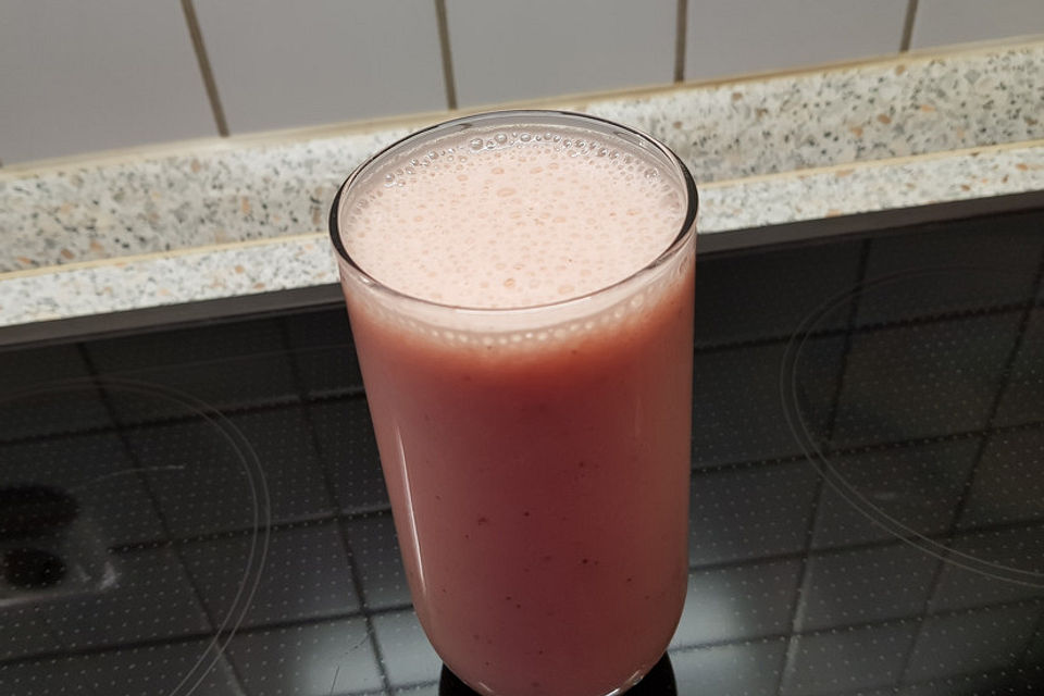 Erdbeer-Johannisbeer-Smoothie