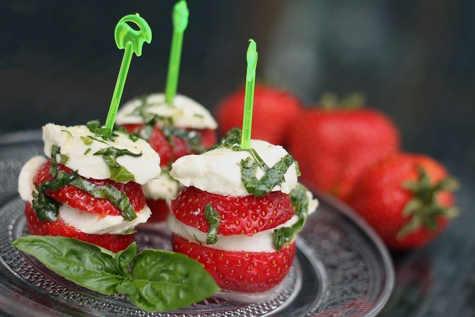 Erdbeeren à la Caprese