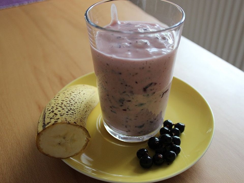 Schwarze Johannisbeeren-Joghurt-Smoothie mit Banane von patty89| Chefkoch