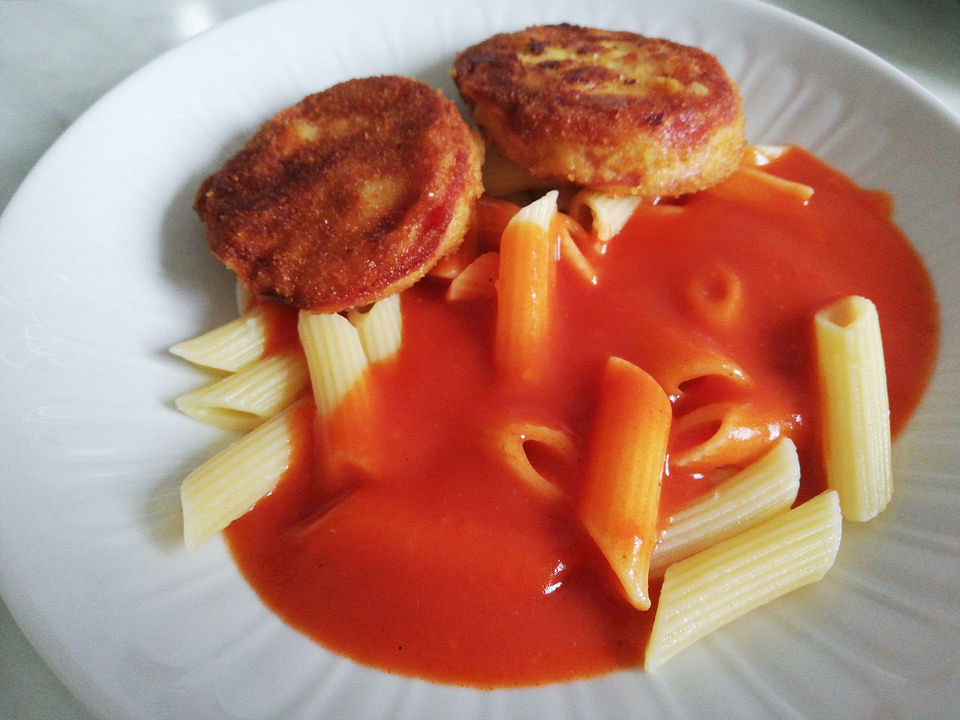 Nudeln mit Tomatensauce und &amp;quot;Jägerschnitzel&amp;quot; von Clarinchen111| Chefkoch