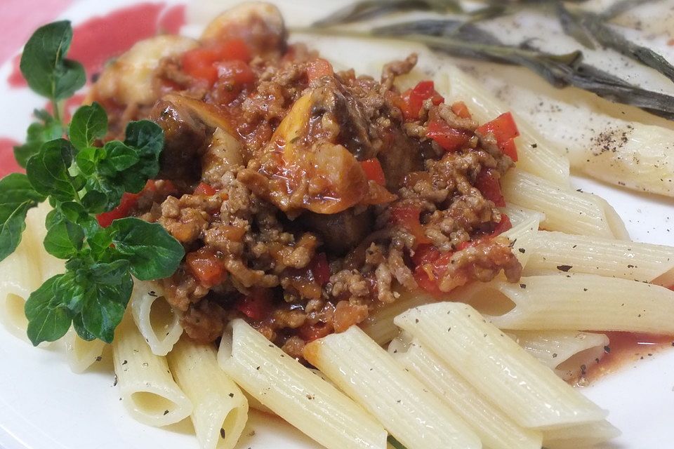 Hackfleischpfanne mit Paprika und Champignons