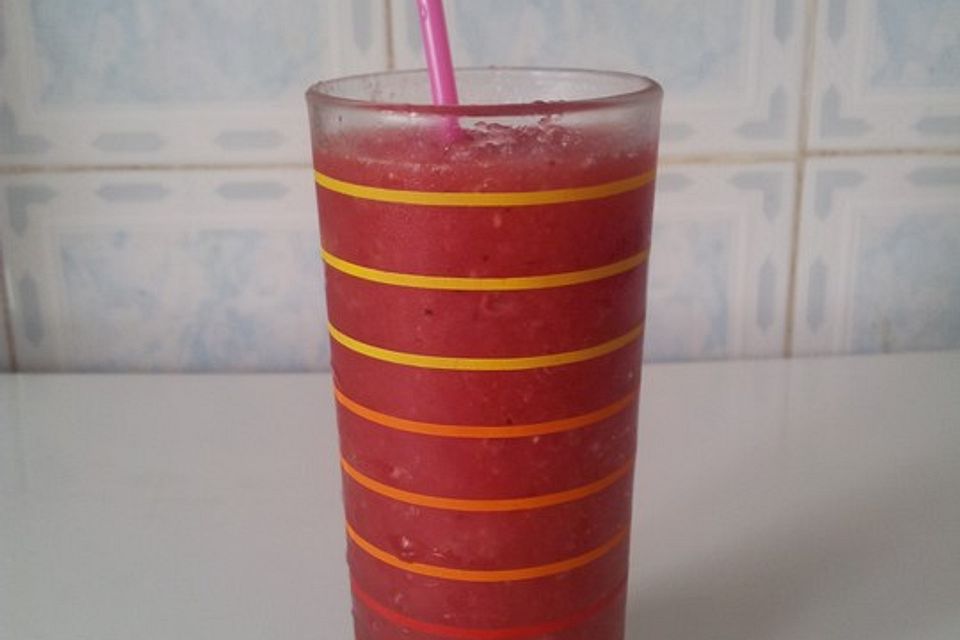 Wassermelone-Erdbeer-Drink