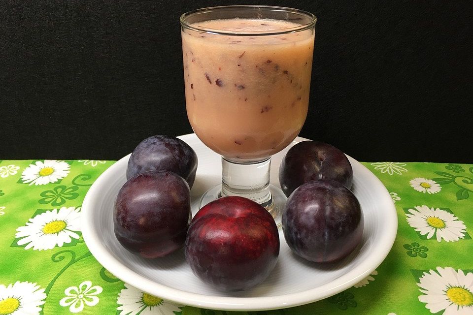 Plum and Apple Smoothie