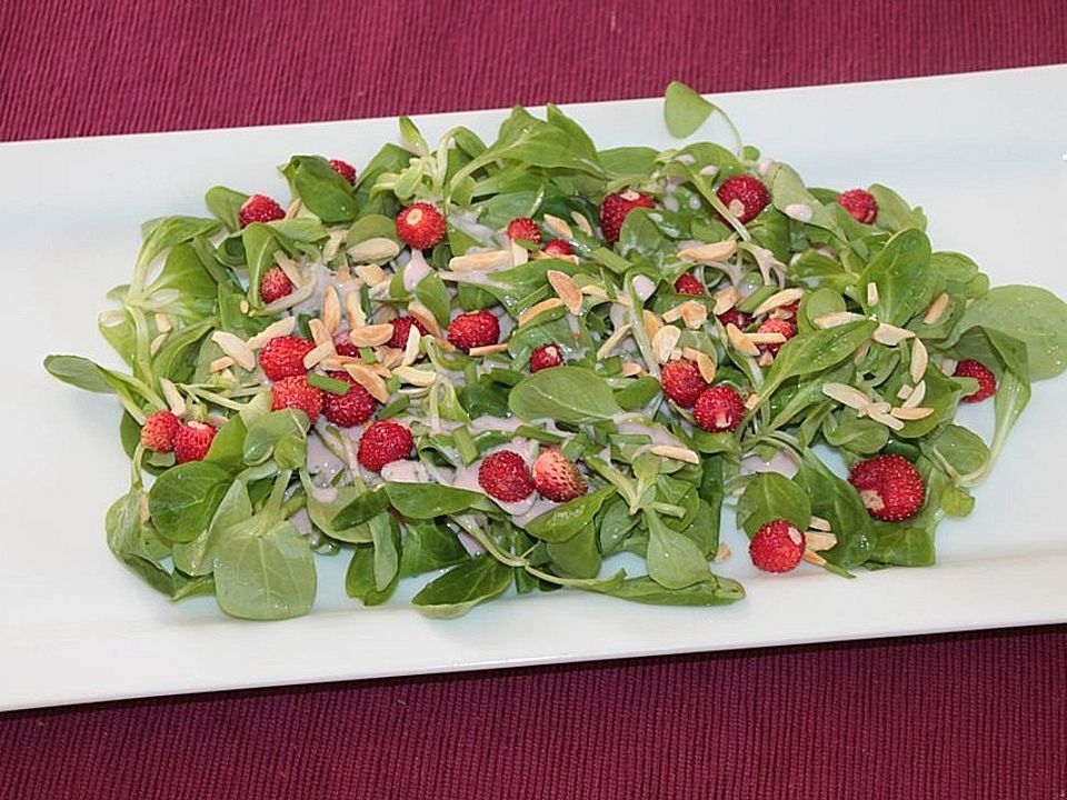 Feldsalat mit fruchtigem Dressing und Walderdbeeren von patty89| Chefkoch